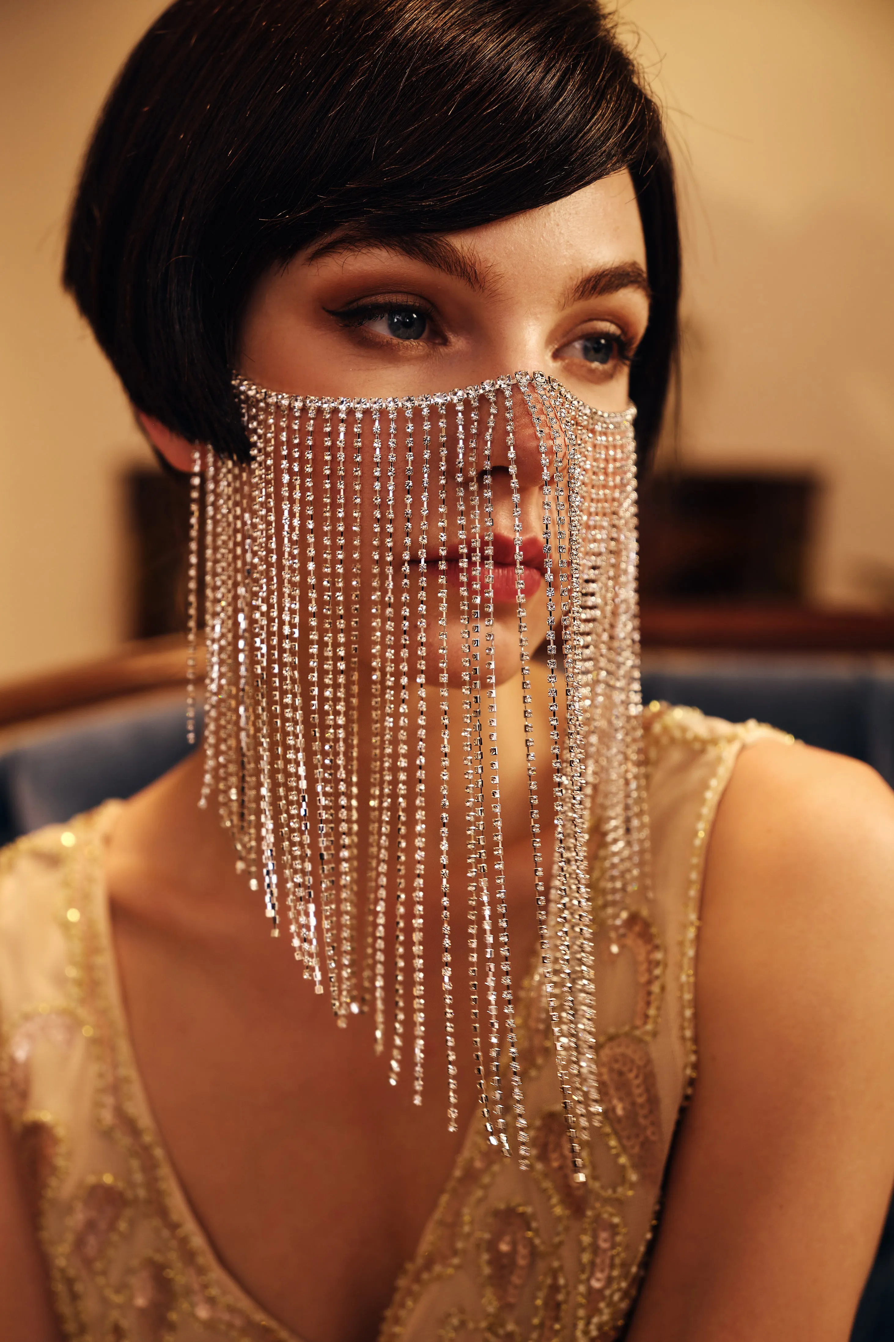 Unique Pearl Rhinestone Chain Mask